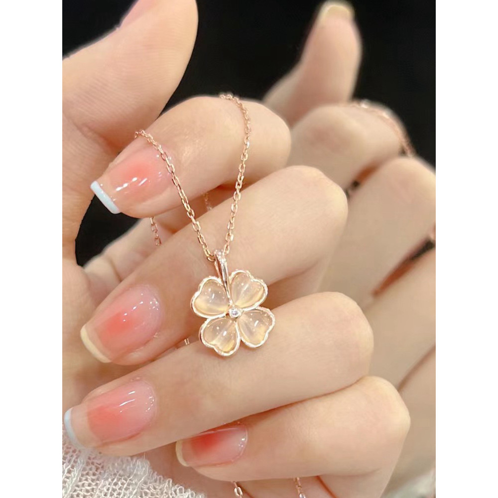 [เลือกอย่างถูกต้อง] Four-Leaf Clover 999 สร้อยคอเงินสาวหรูหรา Niche High-End Clavicle Chain เครื่องป