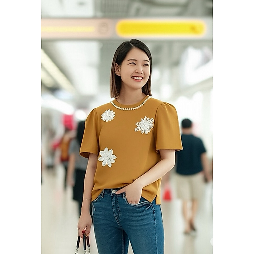 เสื้อยืด เสื้อแฟชั่น งานป้าย Jew Berry [#1045] เสื้อยืดผ้าสีพื้น คอประดับมุก อกแต่งดอกไม้3ดอก แขนสั้นจับจีบตรงบ่า