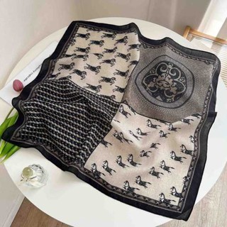 ผ้าพันคอสี่เหลี่ยมสไตล์เรขาคณิตจากผ้าไหมและผ้าฝ้าย สง่าราศีใ…