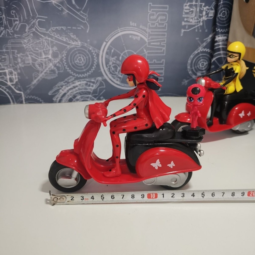 Miraculous Ladybug QUEEN BEE รถจักรยานยนต์ของเล่นรูปชุดตุ๊กตาแอ็คชั่นยานพาหนะ