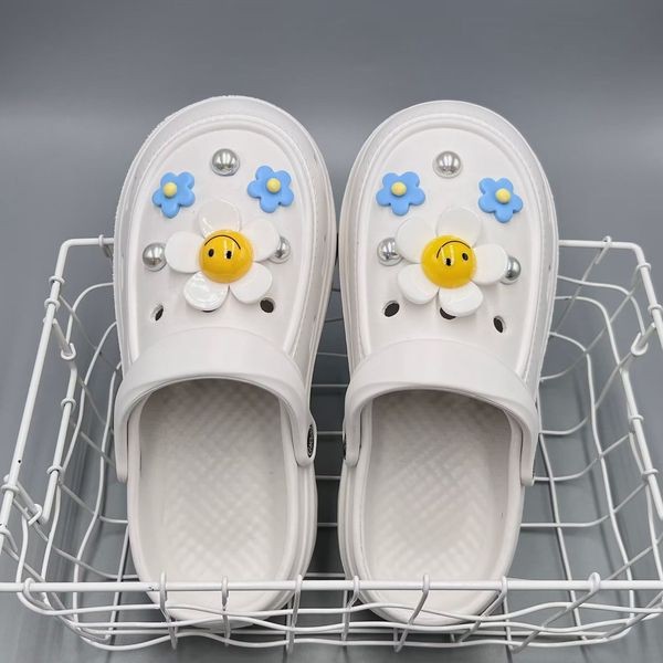 jibbitz jibbitz crocs ของแทั เหมาะสําหรับรองเท้าหลุมอุปกรณ์เสริมทําเองรองเท้าหัวเข็มขัดข้ามรองเท้าดอ