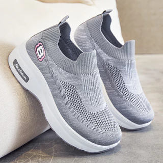 หนาSoled Slip-Onบินทอตาข่ายระบายอากาศสบายๆกีฬารองเท้าผู้หญิงAll-Match Soft-Soled Com