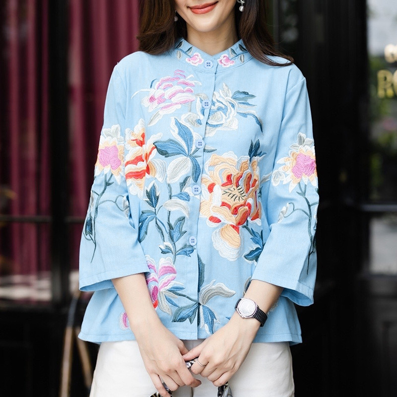 ซานเซีย วินเทจหรูหรา พิมพ์ลายดอกไม้ แขน3/4 เสื้อยืนปุ่มขึ้นสำหรับผู้หญิง - รูปที่ 3