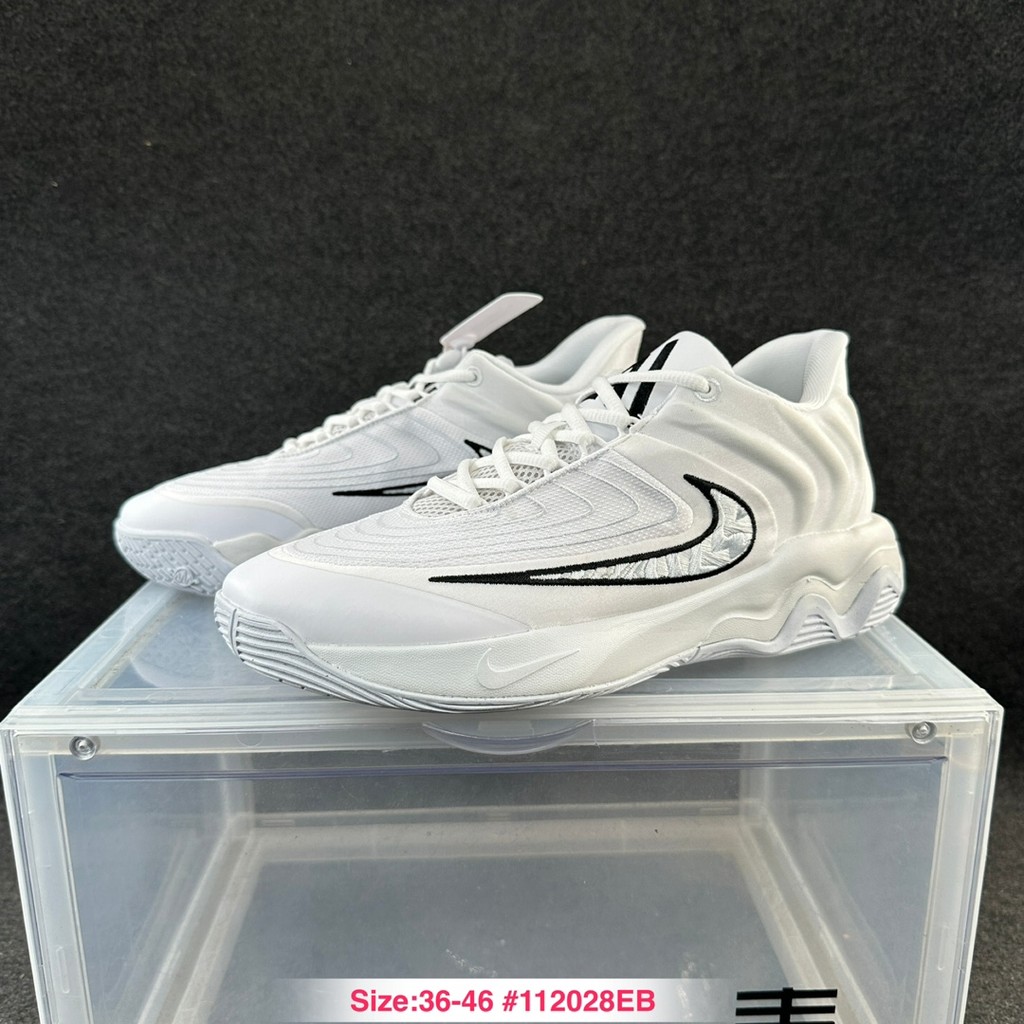 รองเท้าบาสเก็ตบอล Giannis Immortality 4 ออกแบบสำหรับการเล่นที่มีระบบระบายอากาศดี