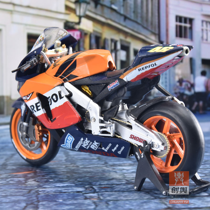 LEO1: 18 Yamaha Honda Ducati MotoGP No46 Rossi Simulation Alloy Motorcycle Model