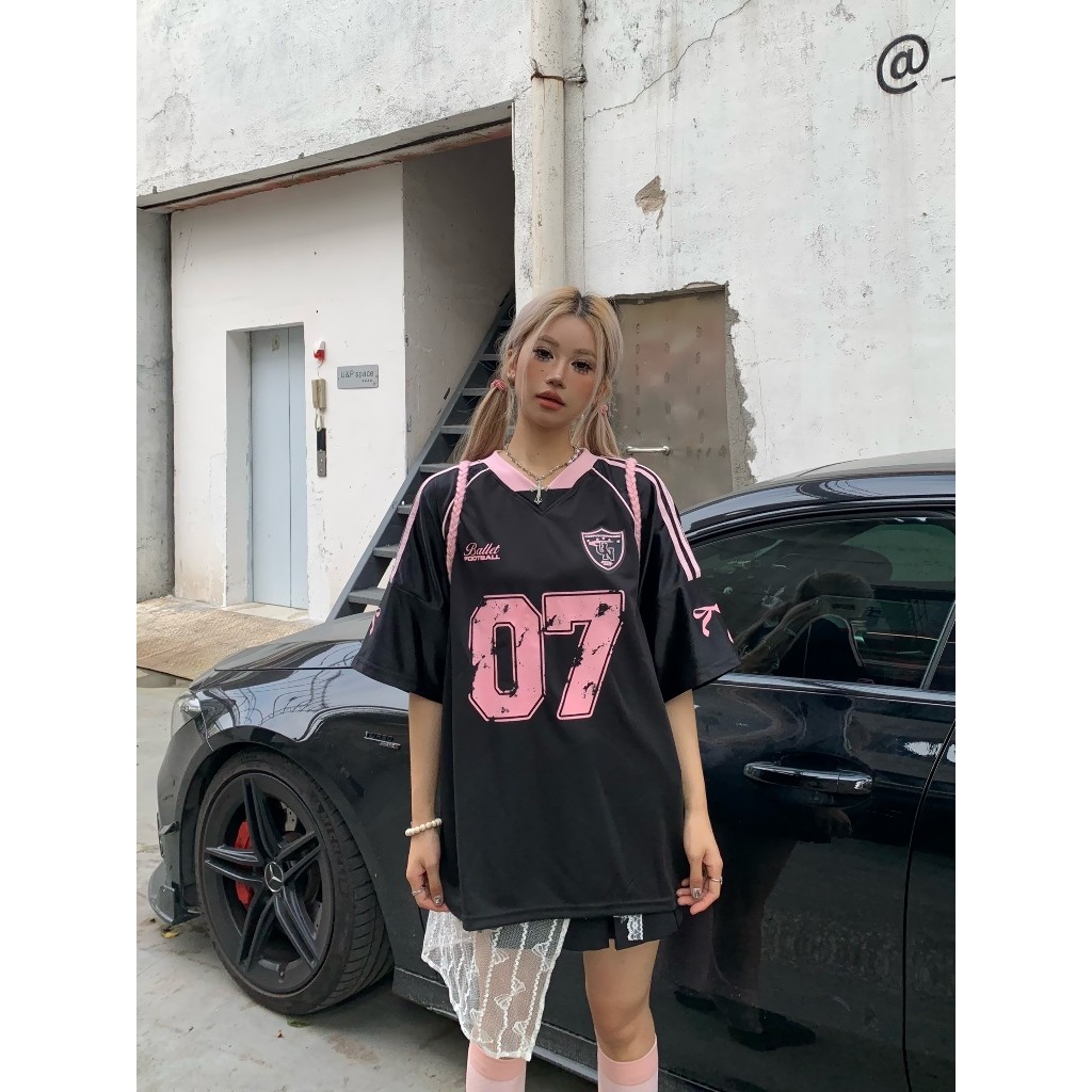 Bella Shop เสื้อยืดแขนสั้นพิมพ์ลายสไตล์สปอร์ตสตรีทอเมริกัน ฮิปฮอปย้อนยุค สำหรับผู้หญิงในฤดูร้อน - รูปที่ 5