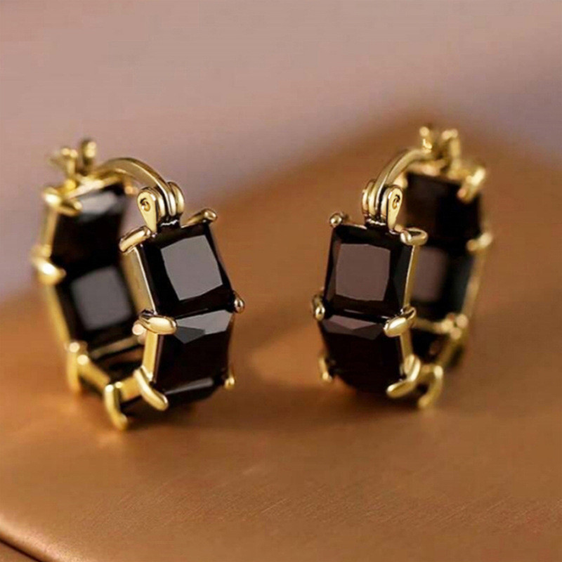 ส925เงินสเตอร์ลิงสี่กรงเล็บฝังเพทายเครื่องประดับที่เรียบง่ายแฟชั่นสุภาพสตรีของขวัญสวมใส่ทุกวัน