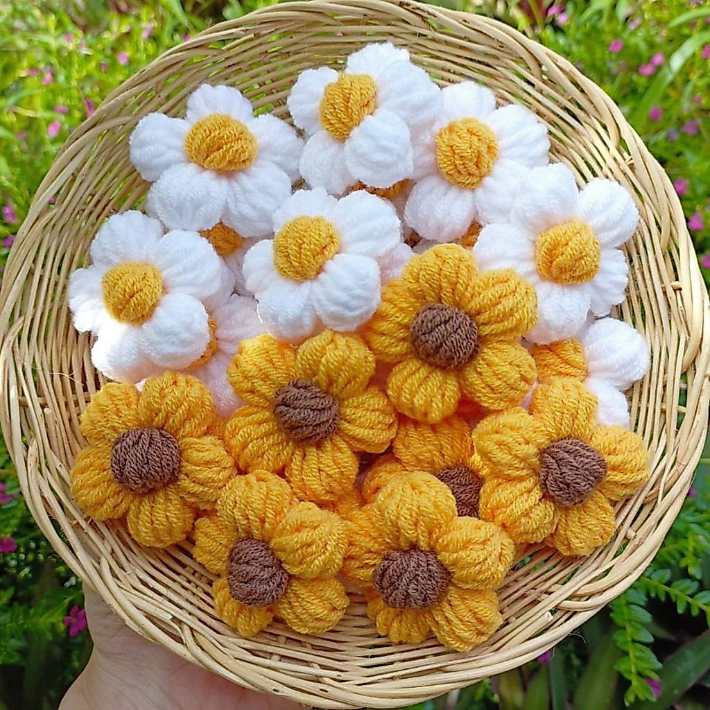 ดอกพอง ขนาด 4.5-5cm. ดอกไม้ถักไหมพรมไซส์ใหญ่ สำหรับทำกิ๊บ ตกแต่งหมวก เสื้อผ้า กระเป๋า หรืองาน DIY ต่างๆ