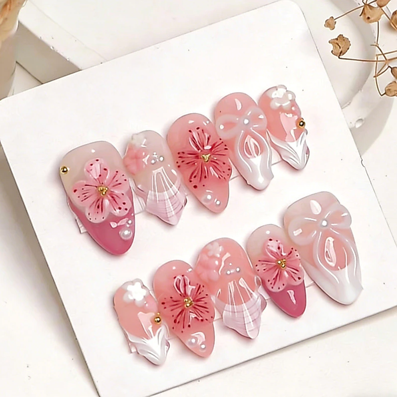 ซากุระ ซากุระ | เล็บปลอมรูปอัลมอนด์สีขาวสีชมพู 10 ชิ้น SOPHIAURA S217
