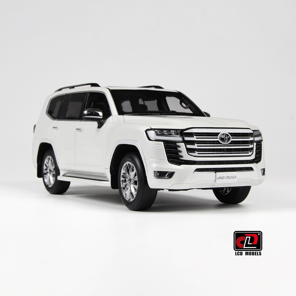 พร้อมสต็อก LCD 1: 18 Toyota Land Cruiser Land Cruiser LC300 ZX โมเดลรถโลหะผสม