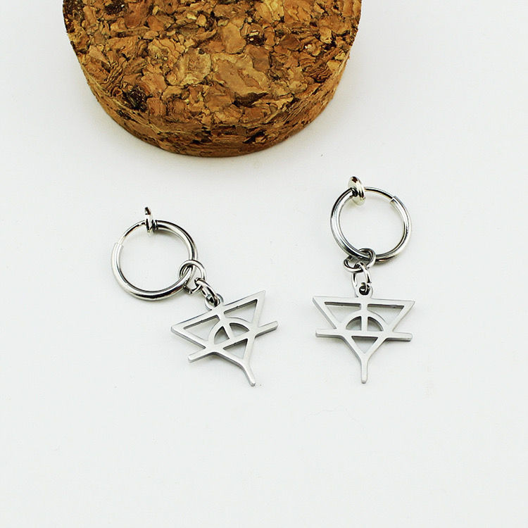 เล่นอินเทรนด์ Hua Chenyu Huahua Mars คอนเสิร์ต HCY Hua Chenyu โลโก้แท็กเหล็กไทเทเนียมสร้อยคอเชือกหนั