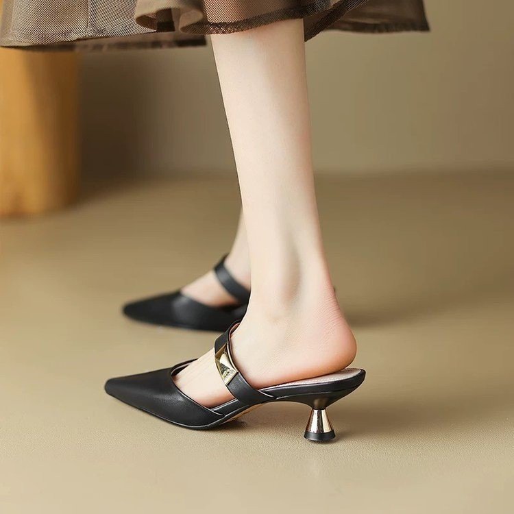Pointed Toe Low-Heel Stiletto Heel Baotou สบายสไตล์ทุกการแข่งขันครึ่ง Sli