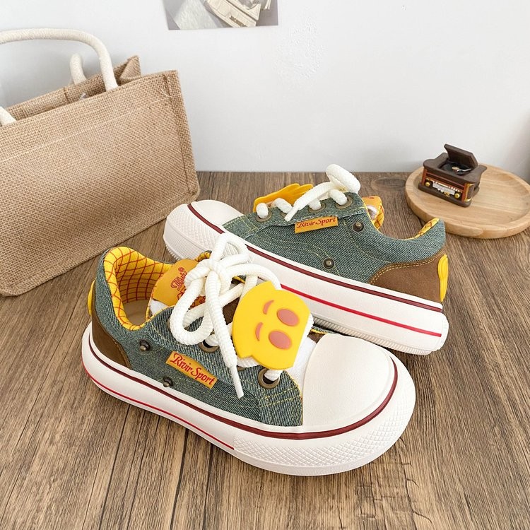 รองเท้าผ้าใบฤดูใบไม้ร่วงและหนาว ลายเดนิม สวมใส่ง่าย หนา มีซองพื้น เชือกรองเท้า น้ำหนักเบาท่องานประจำหรือนอกบ้าน อันตี้สไลด์ ทนทาน เหมาะสำหรับนักเรียน