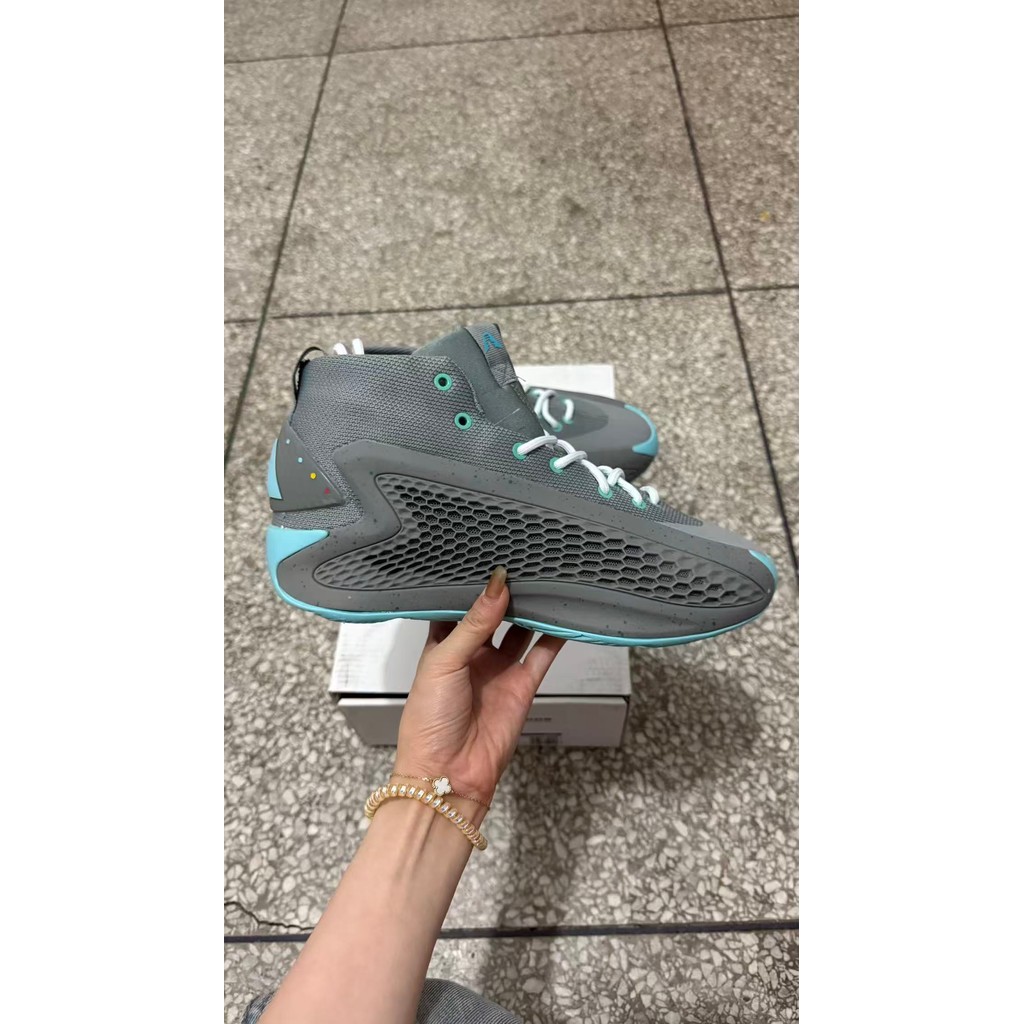 รองเท้าบาสเก็ตบอล Real Shot AE 1 Low สีเทา นุ่มสบาย กันลื่น ทนทาน เหมาะสำหรับทั้งผู้ชายและผู้หญิง แบ