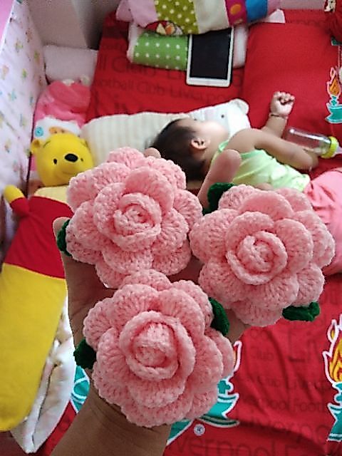 ดอกกุหลาบ 3ขนาด กุหลาบถักไหมพรม  งานฝีมือ diy ถักเองสวยตรงปกค่ะ
