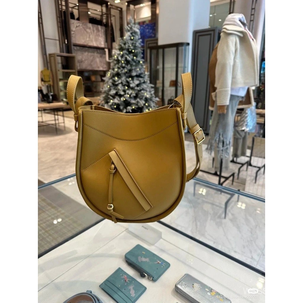 L0EWE 25 กระเป๋าแฮมmock ฤดูใบไม้ผลิและฤดูร้อน แบบคล้องข้อมือ ทำจากหนังวัวแท้