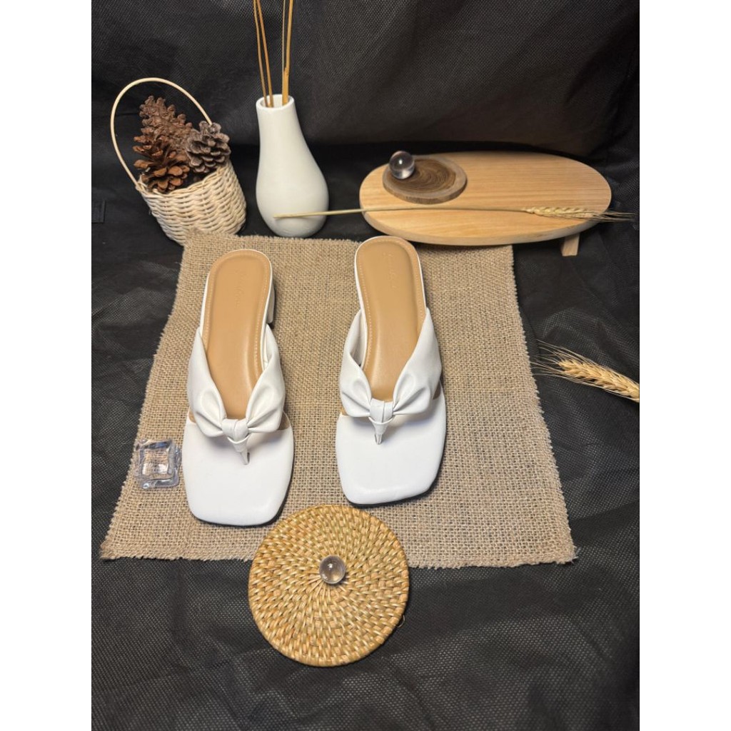 รองเท้าแตะผู้หญิง Guinshoes Serena พร้อมส้นรองเท้า 3 ซม. และกันลื่น