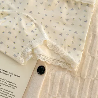 【L-2XL】✨กางเกงในผู้หญิงผ้าฝ้าย ลายดอกไม้จิ๋ว ขอบลูกไม้ เอวกลาง ทรงกางเกงในสี่เหลี่ยม ทรงน่ารัก สไตล์สาวน้อย