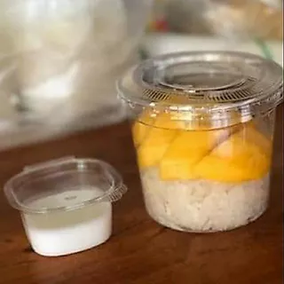 ถ้วยพลาสติก (ขนาด 24 ออน ขายพร้อมฝาเรียบ(ไม่มีรู) ใส่ข้าวเหนียวมะม่วง ขนมไทยต่างต่าง อากาศเข้าไม่ได้ แพค 50 ใบ พร้อมฝา