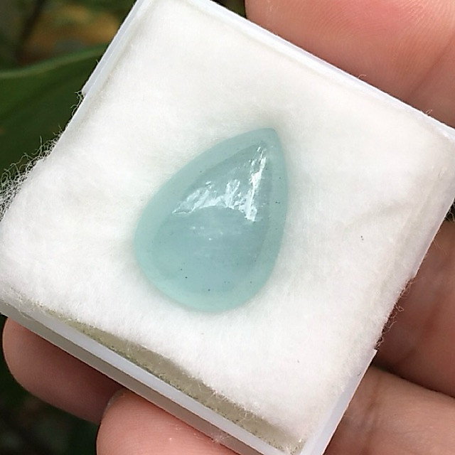 AQUAMARINE อความารีนแท้ 13.5 กะรัต ทรงหยดน้ำ หลังเบี้ย เนื้อสวยเนียน สีหวานเจี๊ยบ ไซส์ใหญ่อ้วงๆเลยค่ะ