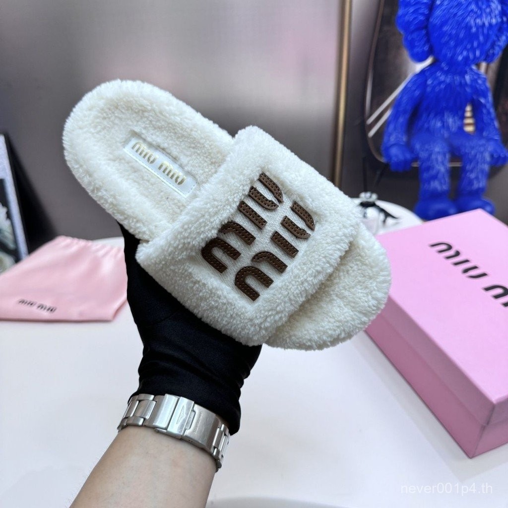 รองเท้าแตะ femur ปี 2024 สไตล์แฟชั่นสำหรับผู้หญิง สะดวกสบายและดูแพง