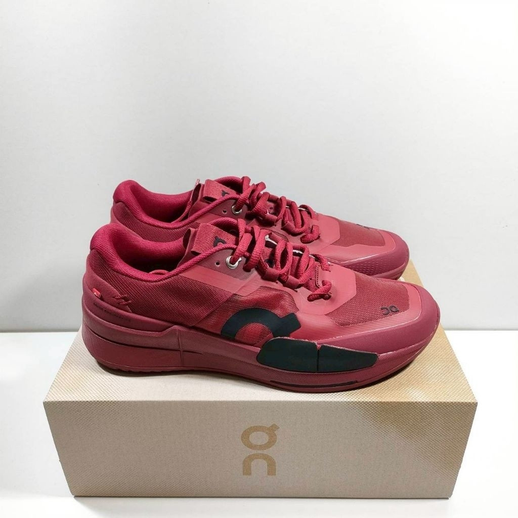 รองเท้า OnCloud Roger Pro 2 Maroon Tennis and Padel