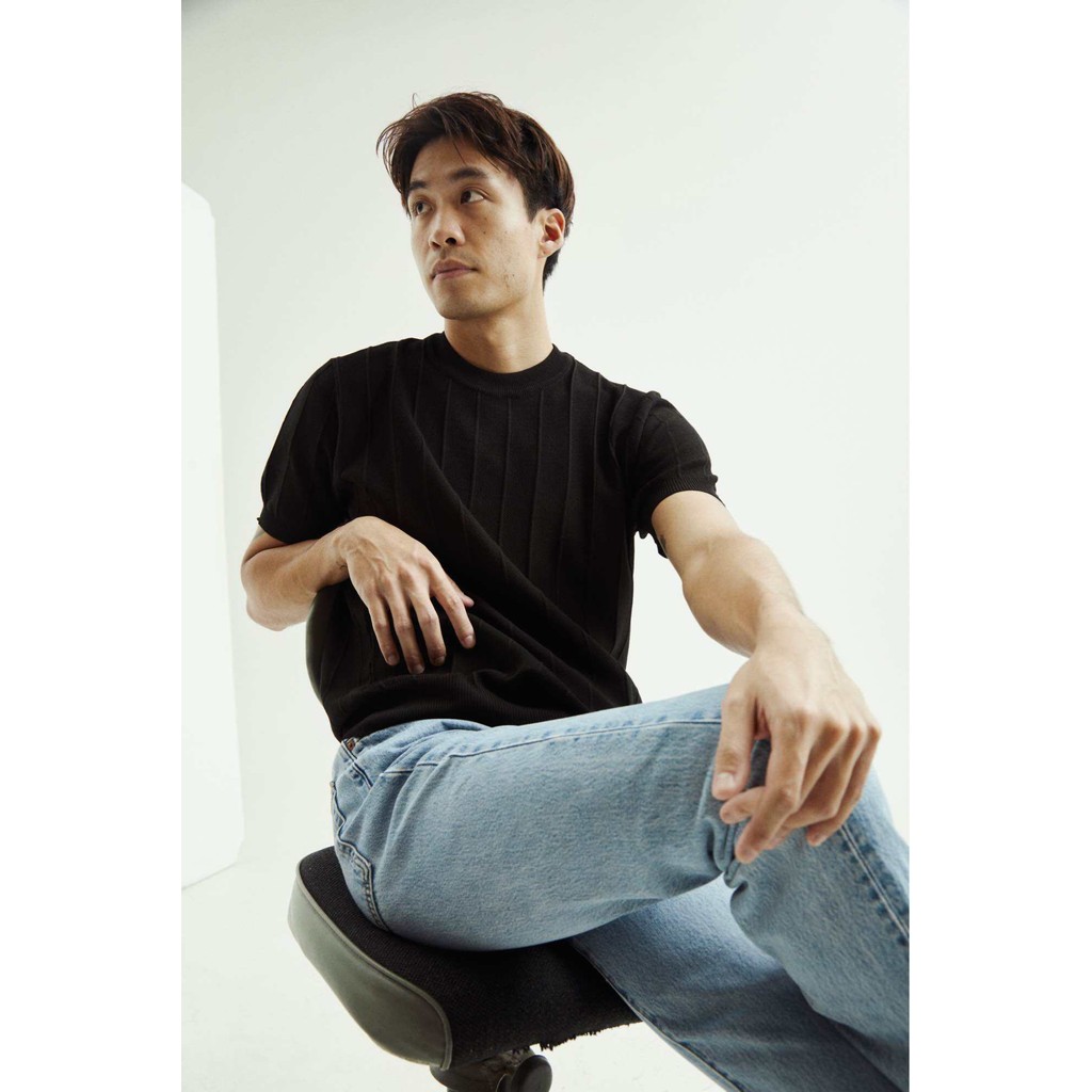 Thesilverneedle - Black ribbed knit tshirt unisex เสื้อยืดนิตติ้งสีดำมีลายผ้าในตัว