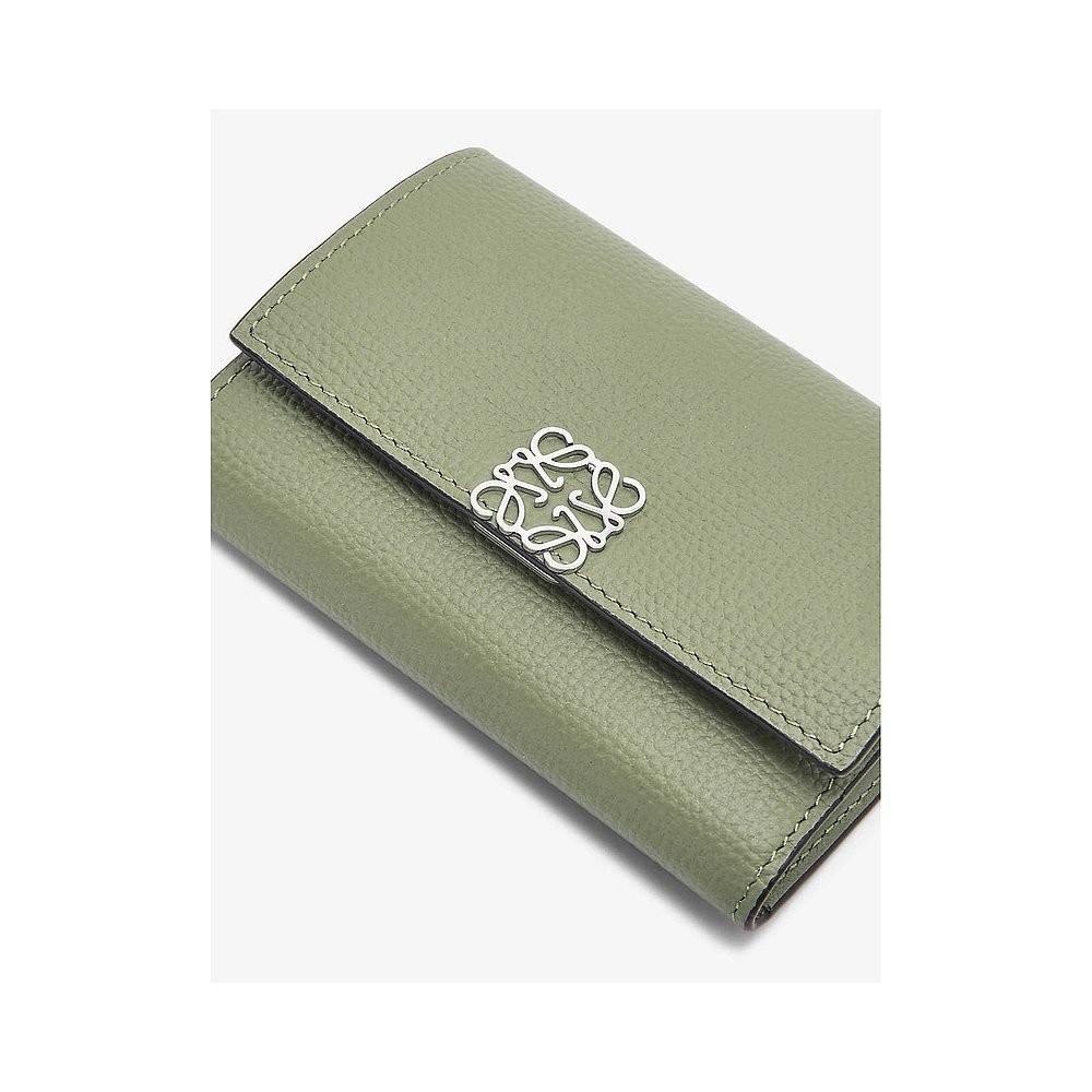 กระเป๋าสตางค์หนัง Loewe ลายไม้ สไตล์หรูหรา