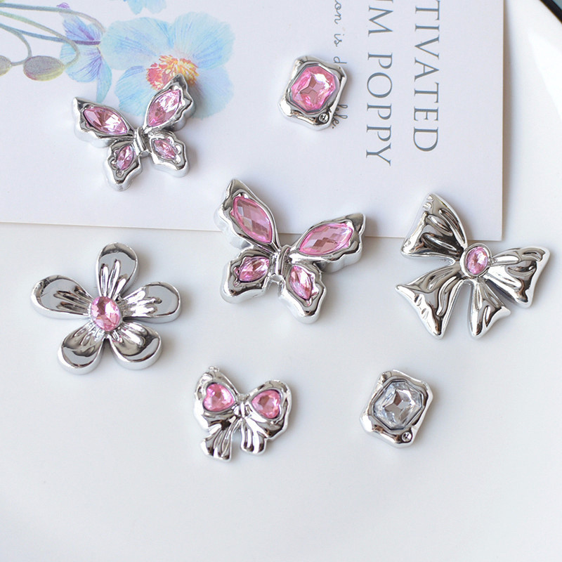 Charm ดอกไม้ผีเสื้อ พลาสติกเคลือบเงินประดับเพชร สำหรับตกแต่งรองเท้าและเคสโทรศัพท์