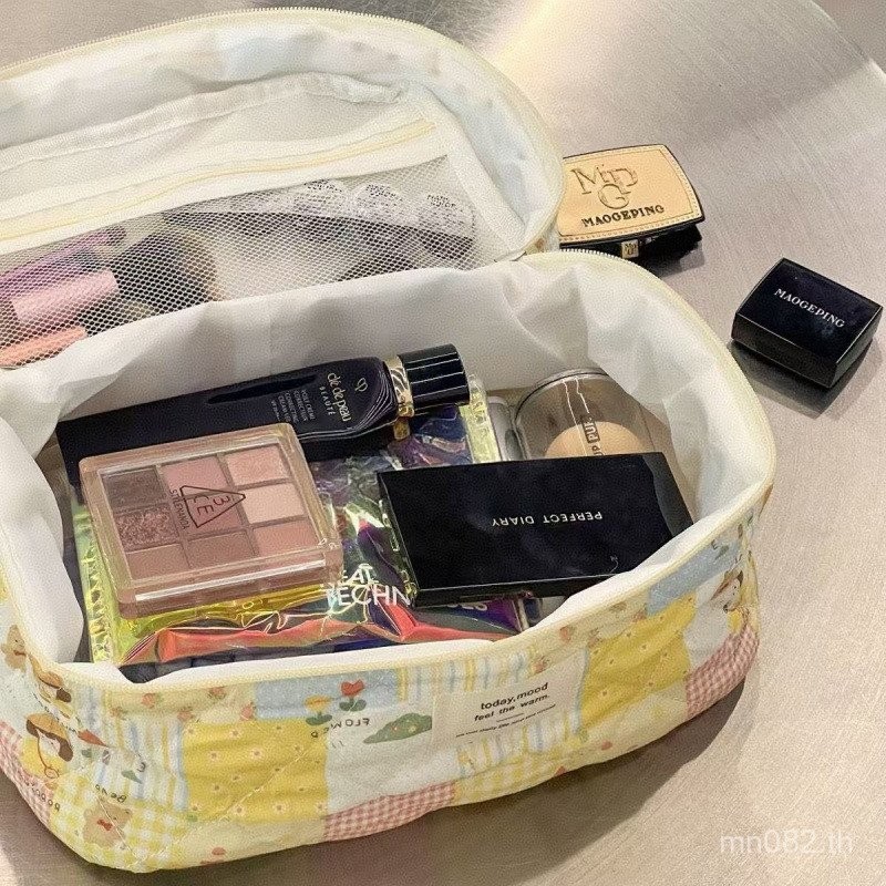 กระเป๋าเครื่องสําอาง High-value Student Portable . Color New Style Polka Dot Outing Travel Storage L