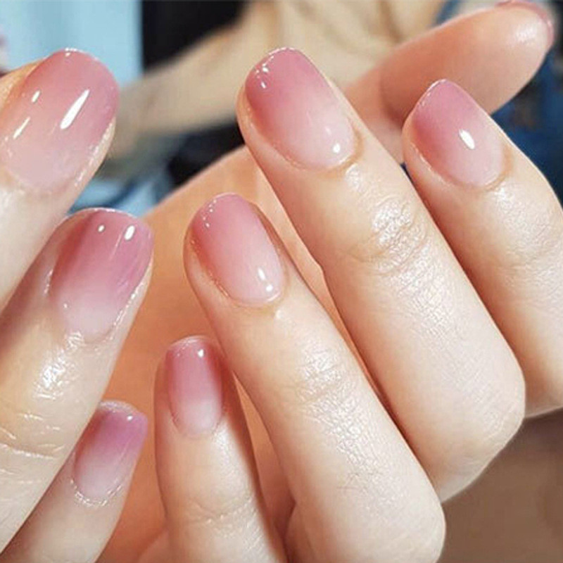 เล็บสวมใส่ได้เรียบง่ายสไตล์สั้นแต่งเล็บชิ้นที่ถอดออกได้สีชมพูน่ารัก 
 ไล่โทนสี Pure Desire สวมเกราะ