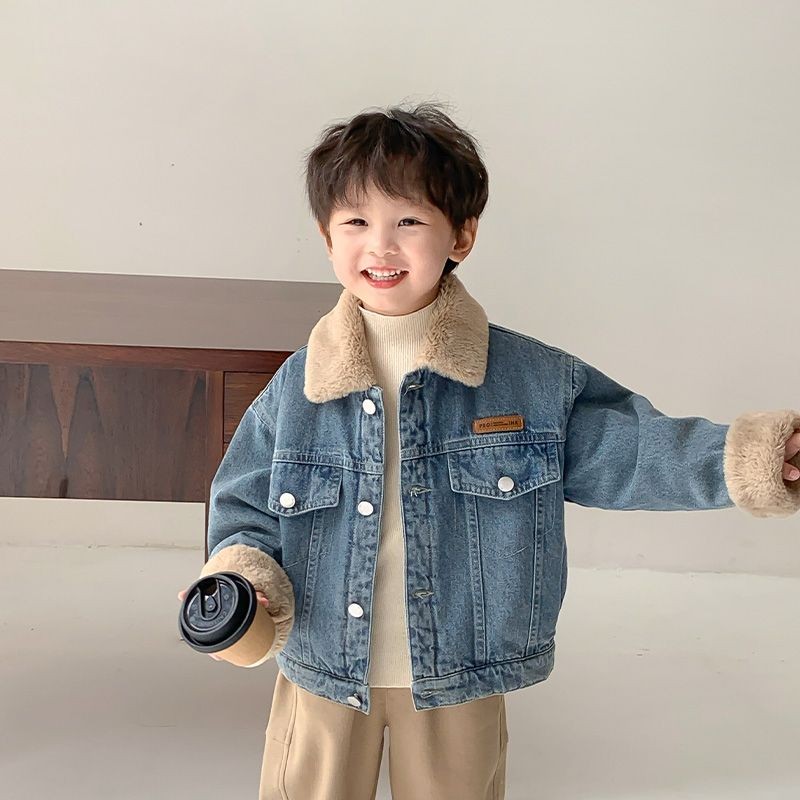 แจ็คเก็ตยีนส์เด็กผู้ชาย มาพร้อมฟิลเลอร์ขนแกะ สำหรับฤดูเย็นถึงหนาว ออกแบบเพื่อทารกและเด็กโต