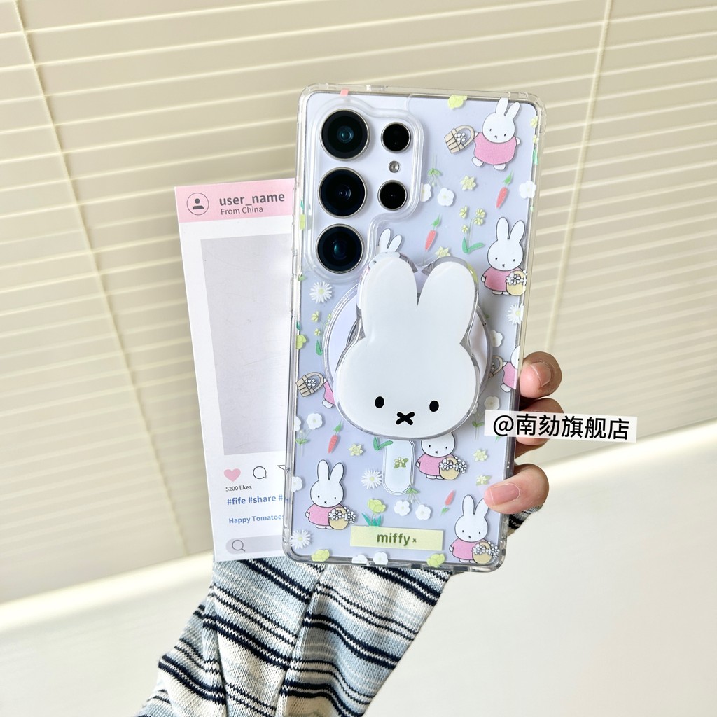 เหมาะสําหรับ Samsung s25ultra เคสโทรศัพท์แม่เหล็กสไตล์ใหม่ s25edge เคสป้องกัน s24plus Super Nice กันกระแทก s23fe Miffy กระต่าย s22u พร้อมวงเล็บ s21+note20u Ah a17