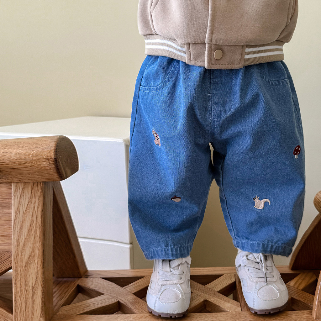 กางเกงยีนส์สไตล์การ์ตูนใหม่ฤดูใบไม้ร่วง สำหรับเด็ก