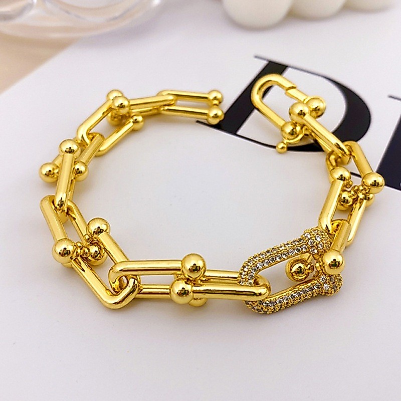 แฟชั่นหรูหราสร้อยข้อมือหัวเข็มขัดเกือกม้าหญิง High-End U-Shaped Interlocking เพชร-Studded คู่ Bamb