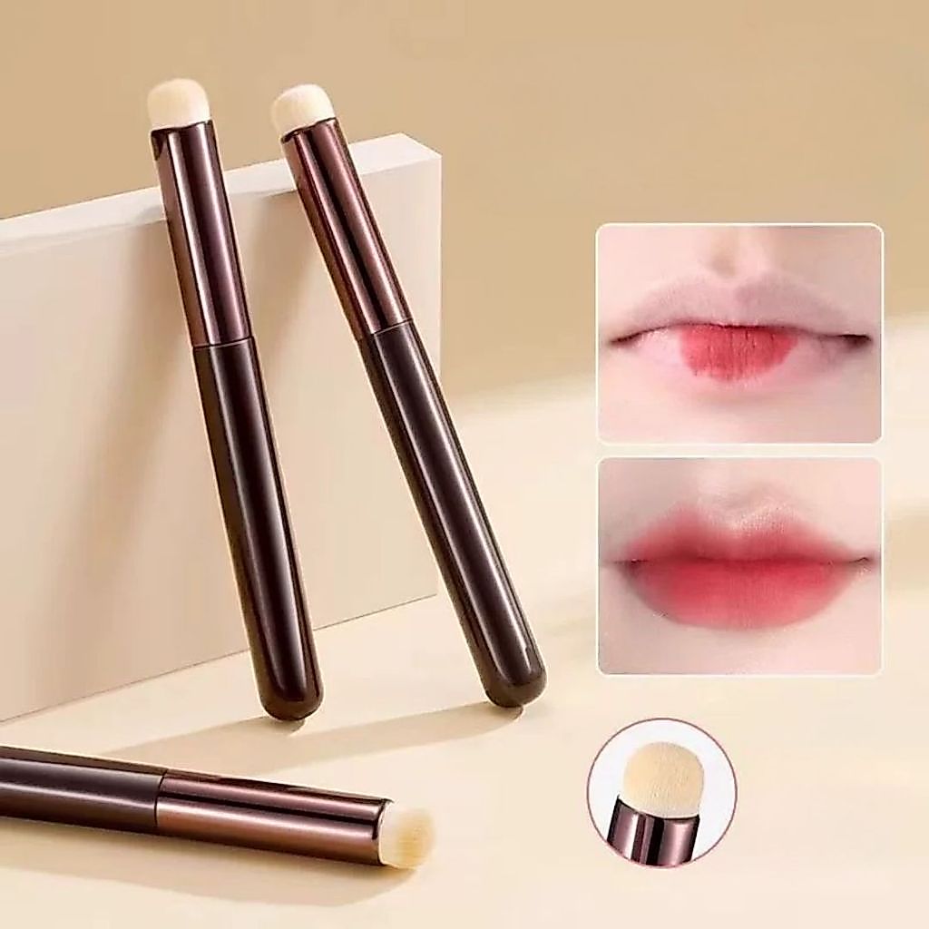 BRUSH-LIP🍌แปรงทาลิปฟุ้งสไตล์เกาหลี แปรงคอนซีลเลอร์ ทาลิปไม่เป็นคราบ ขนนุ่มมาก แปรงทาลิปฟุ้ง แปรงเกลี่ยลิป ทรงเรียวขนฟู🍌