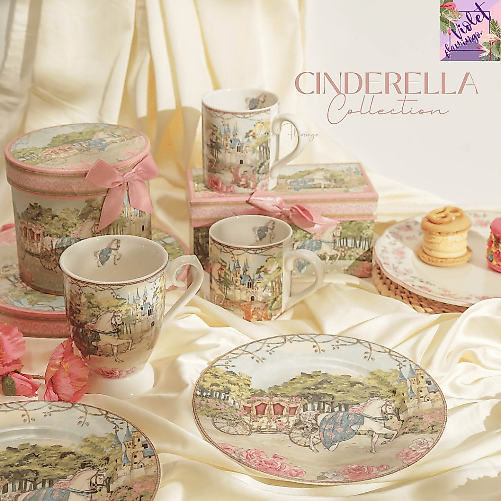 Violet Flamingo Cinderella Collection – แก้วมัคพร้อมกล่องของขวัญ ลายรถม้า & ปราสาท เนื้อเซรามิกพรีเมียม