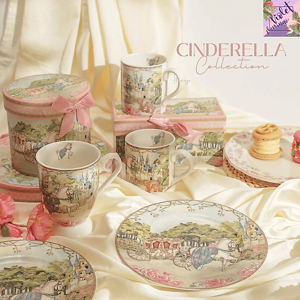 Violet Flamingo Cinderella Collection – แก้วมัคพร้อมกล่องของขวัญ ลายรถม้า & ปราสาท เนื้อเซรามิกพรีเมียม