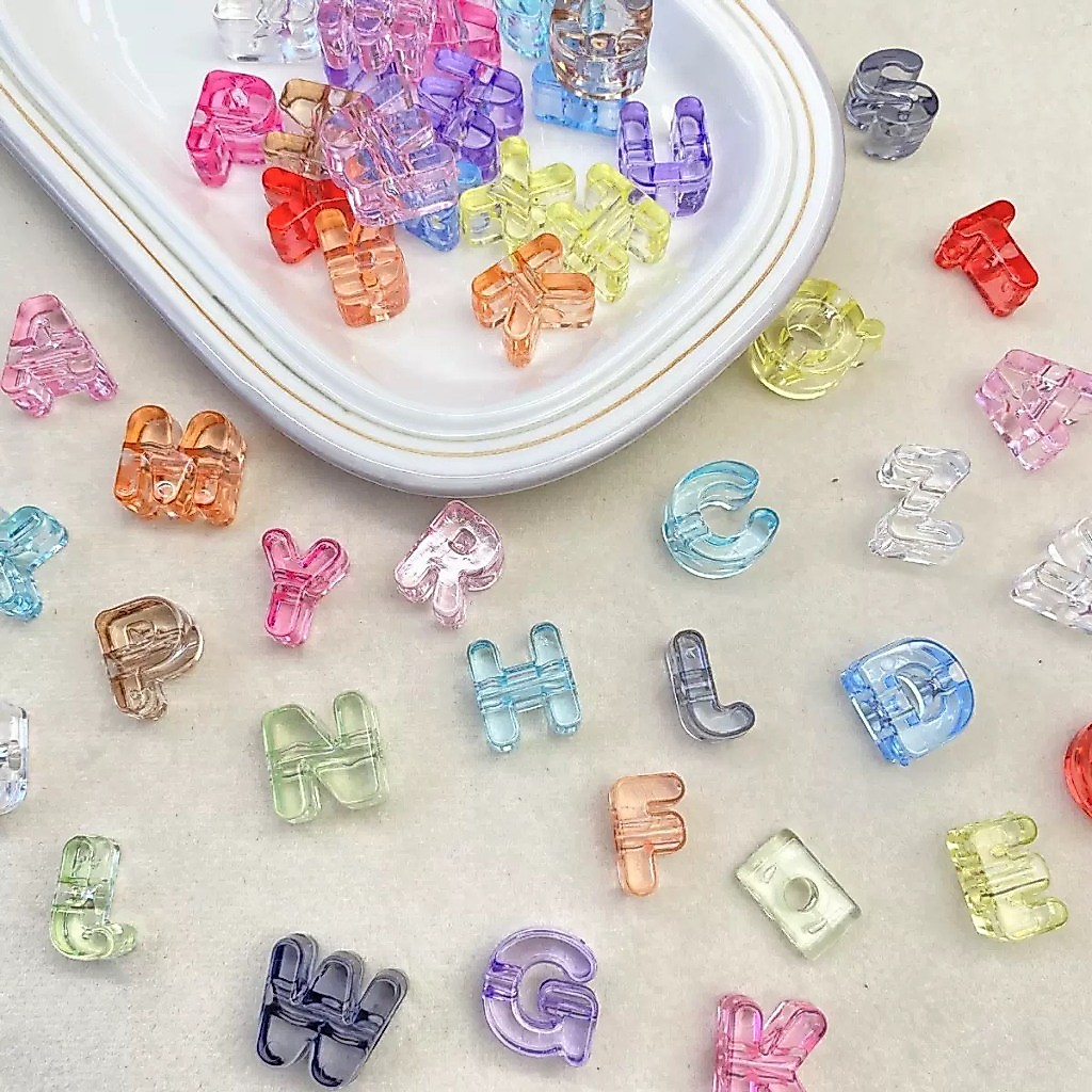 ลูกปัด ABC ลูกปัดตัวอักษร สีใส่ ขนาดรูร้อย5.8mm ของตกแต่ง อุปกรณ์งานฝีมือ DIY สำหรับทำที่หร้อยกระเป๋า พวงกุญแจ