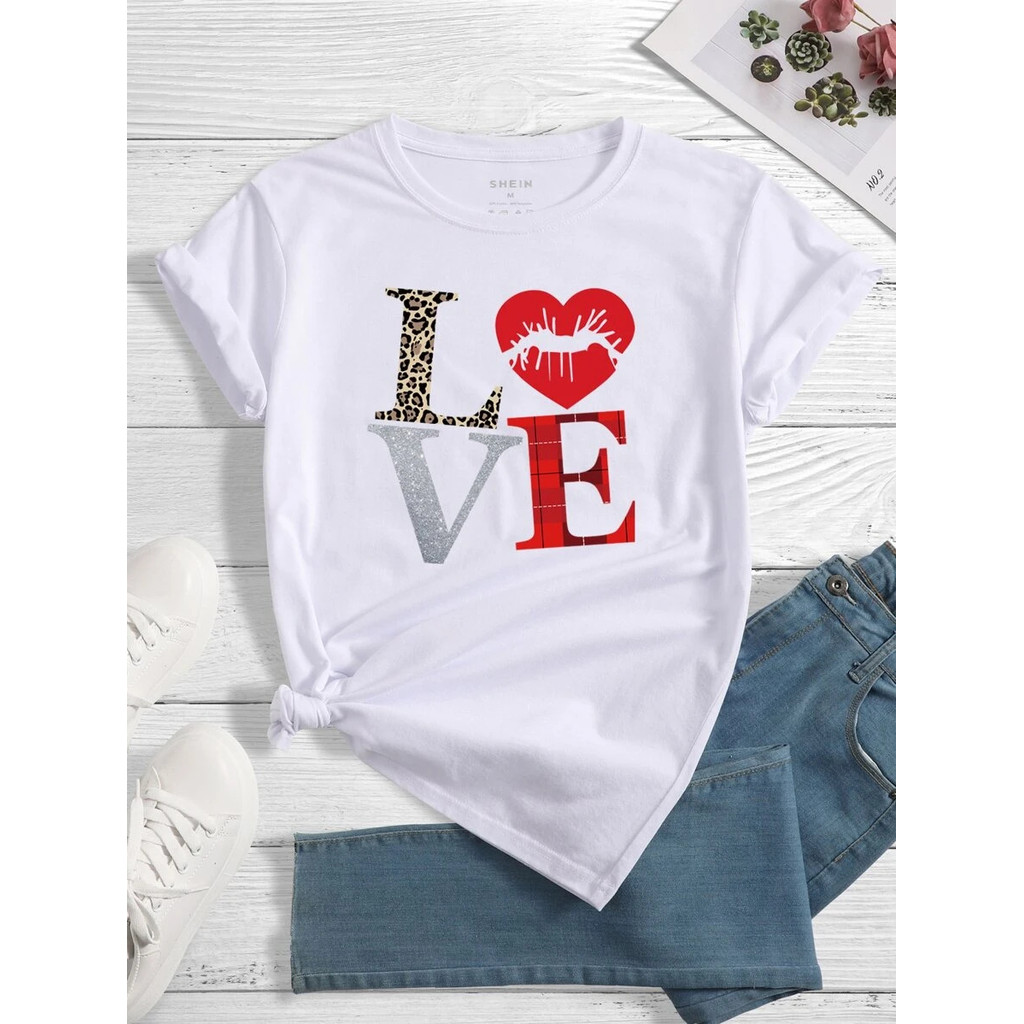 Lip And Letter Graphic Tee Graphic Tees ผู้หญิง Tops