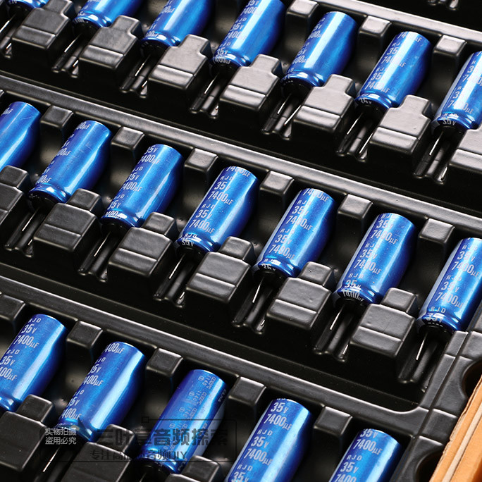 ยี่ห้อใหม่ ELNA 35V7400UF Fever กระพริบ Blue Robe Audio Capacitor ทดสอบจริงสูงสุด 9,000UF วัสดุพิเศษ