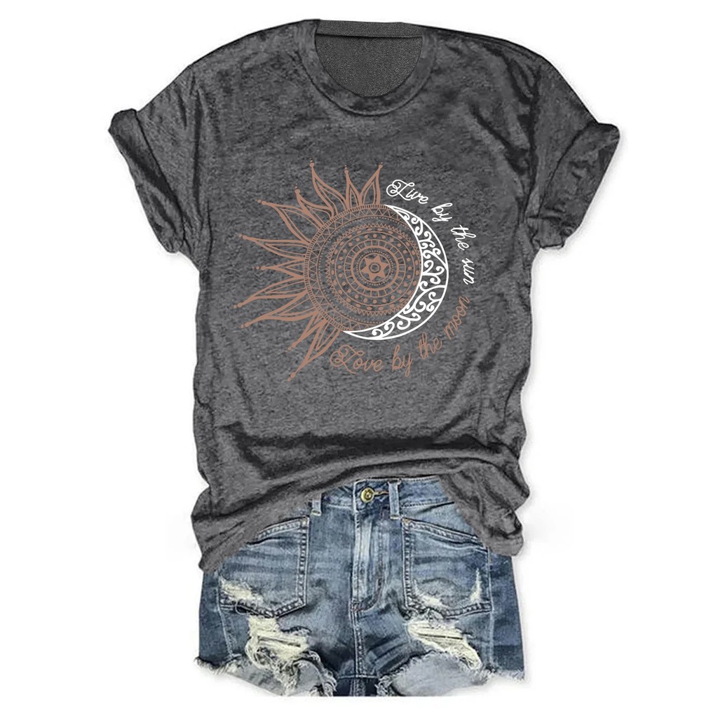 เสื้อยืดแขนสั้นสุภาพสตรียี่ห้อ Sun Life แบบ casual กับลาย crescent moon mandala สีเทาใหม่