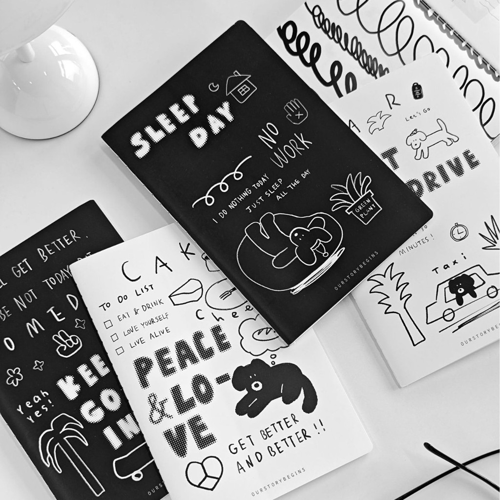 I1I0 สินค้าแรกสีดําสีขาวลูกสุนัขรถ Line Book A5B5 แนวนอน Line Book นักเรียนการบ้านโน้ตบุ๊ค Simple Cr