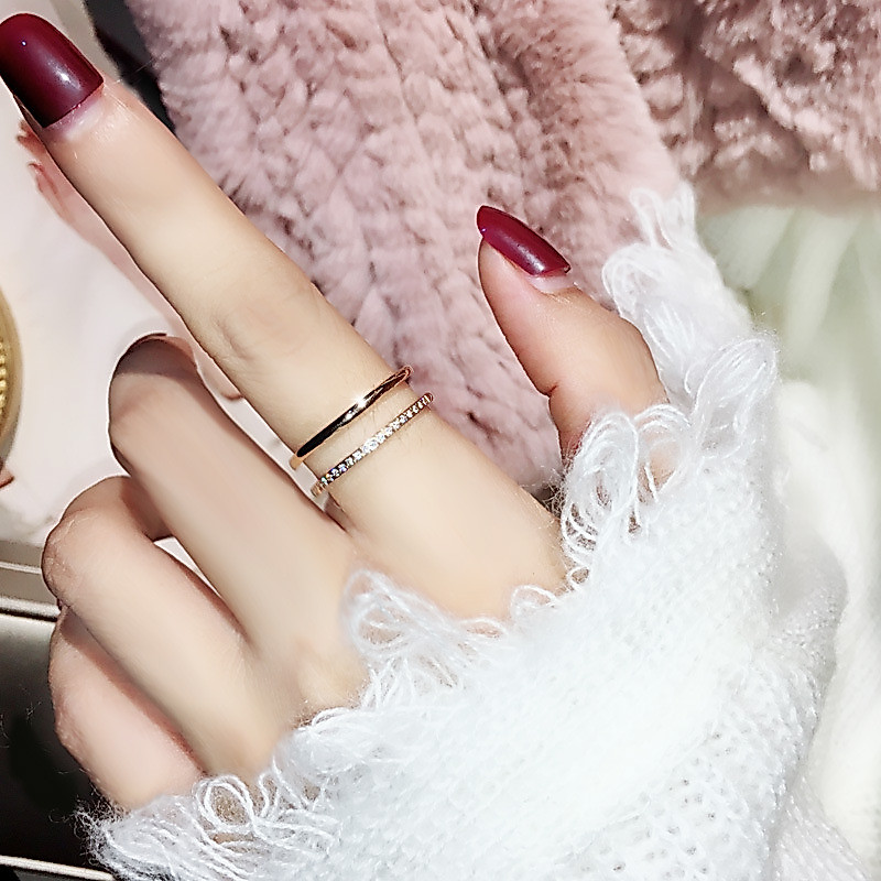 HT แฟชั่นไทเทเนียมเหล็กแหวนไม่ซีดจาง Hollow Double-Layer Diamond-Studded เครื่องประดับสแตนเลส
