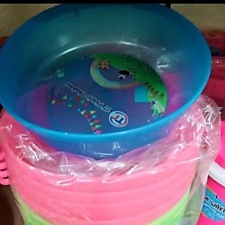 [ยกโหล12ใบ]ขันน้ำกลม22cm.คละสีหวานพลาสติกเนื้อดียกโหลได้12ใบ