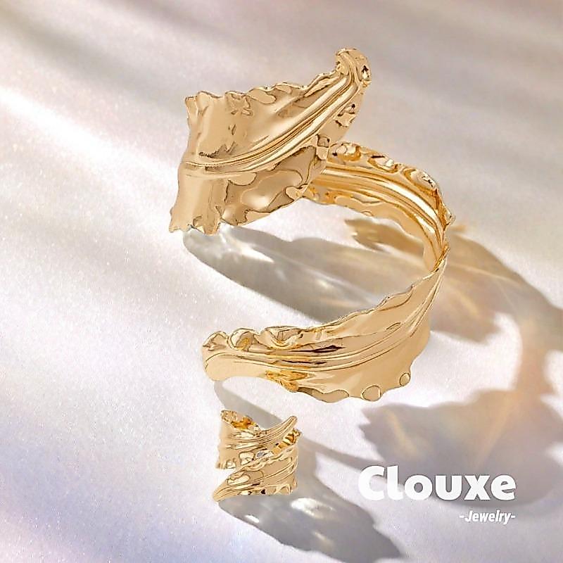 [Clouxe] สร้อยข้อมือใบไม้จีบสีทองเงาสไตล์คลาสสิกหรูหรา Z285