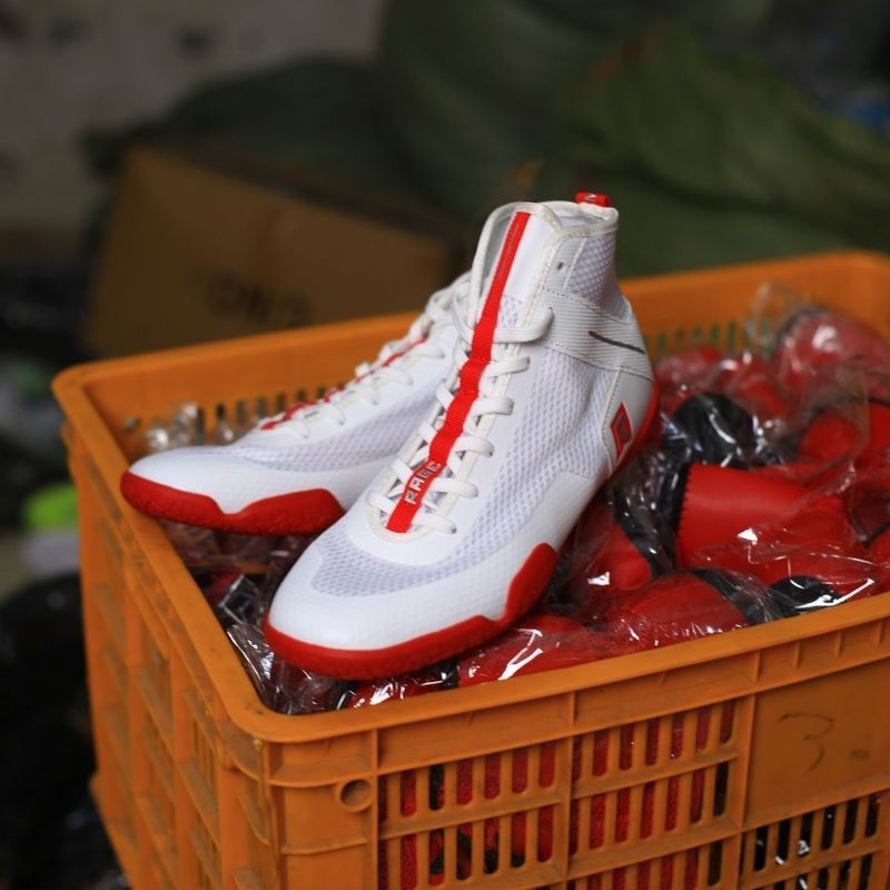 Professional Wrestling Shoes Mid-Top Boxing Shoes Sanda Squat Professional Sports Shoes Beef Tendon 