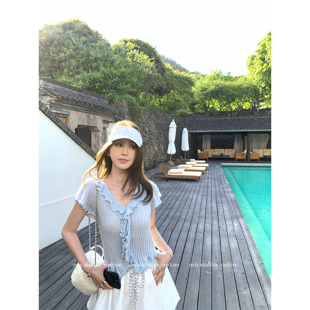 MLS คอลูกไม้แขนสั้นเสื้อกันหนาวผู้หญิงฤดูร้อน ทรงพอดีตัวดีไซน์ใบบัว สไตล์มินค์