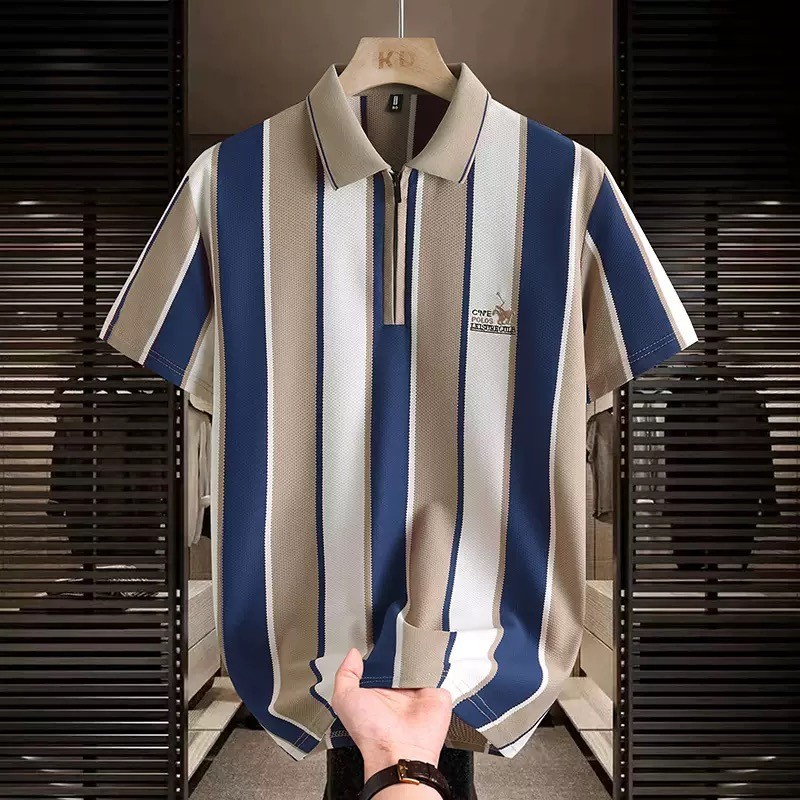 เสื้อเชิ้ตชายแขนสั้น คอปก Polo Shirt  ลายทางพิมพ์ มีซิป สไตล์ลำลองแฟชั่น ผ้าไอซ์ซิลค์