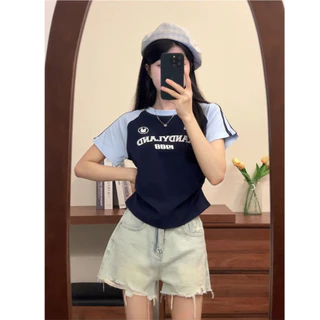 Bella Shop เสื้อยืดแขนสั้นสไตล์อเมริกันย้อนยุคสำหรับผู้หญิง น่ารัก เย็บตะเข็บสีแดงและสีขาว แขนสั้นสองแถบ เสื้อตัวบน